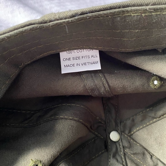 Women’s Green Hat with Silver Chains 🧢 - Picture 9 of 15